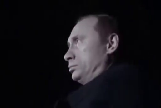 Юність диктатора: Мережею шириться історичне відео з розгубленим Путіним після першого масштабного кривавого злочину у його кремлівській кар'єрі