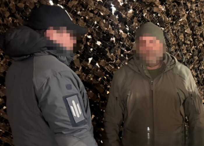 ДБР викрило схему незаконних «бойових» виплат тиловим бухгалтерам на майже 4 мільйони гривень