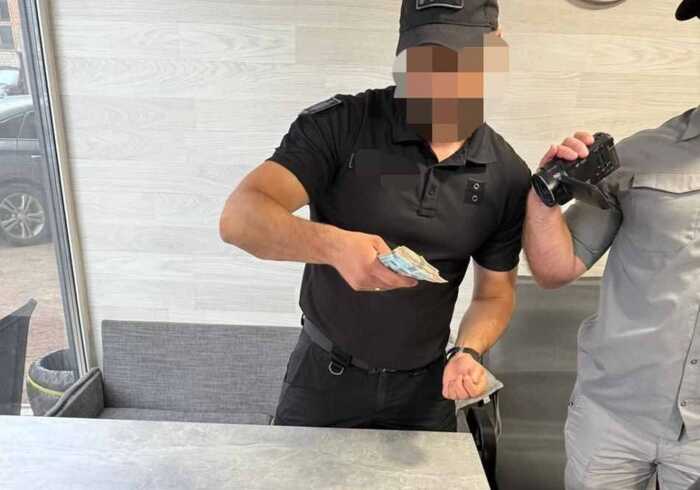 ДБР затримало співробітника СБУ, який продавав дані про дзвінки та геолокацію абонентів