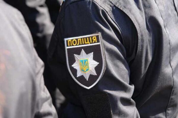 На Сумщині поліцейського підозрюють у спробі шахрайства на понад 54 тисячі доларів