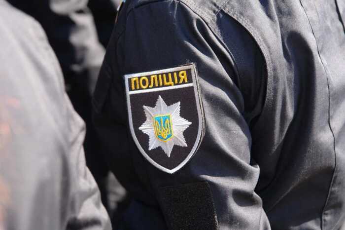 На Сумщині поліцейського підозрюють у спробі шахрайства на понад 54 тисячі доларів