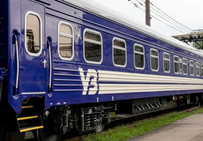 Окупанти вдарили по локомотиву пасажирського поїзда на Волині за 2 км від кордону з Польщею — Укрзалізниця