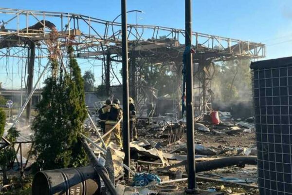 Опубліковані кадри наслідків удару «Герані» по АЗС у Голосіївському районі Києва