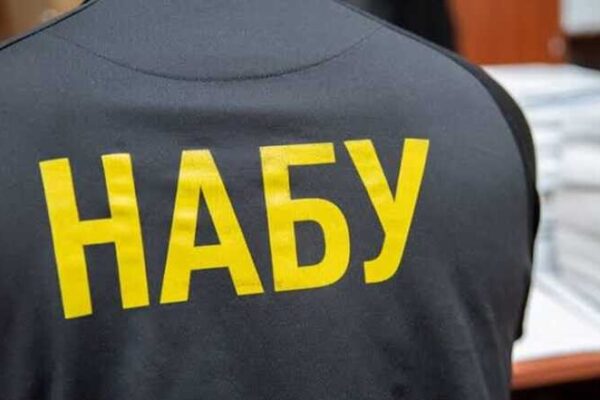 Вимагали 1 мільйон доларів відкату за дрони для фронту: НАБУ оголосило нові підозри чиновнику ДПСУ та його спільнику