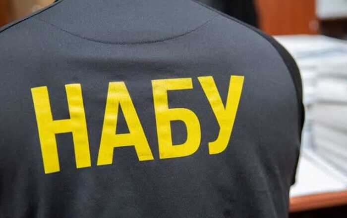 Вимагали 1 мільйон доларів відкату за дрони для фронту: НАБУ оголосило нові підозри чиновнику ДПСУ та його спільнику