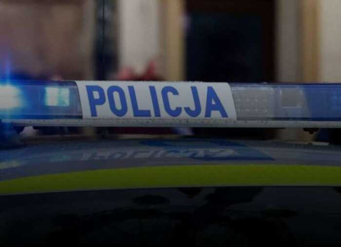 У польській школі 11-річний хлопчик напав із сокирою на 10-річну ученицю