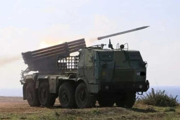 Росіяни опівночі обстріляли Ізюм з РСЗВ: пошкоджені будинки, спалахнула пожежа