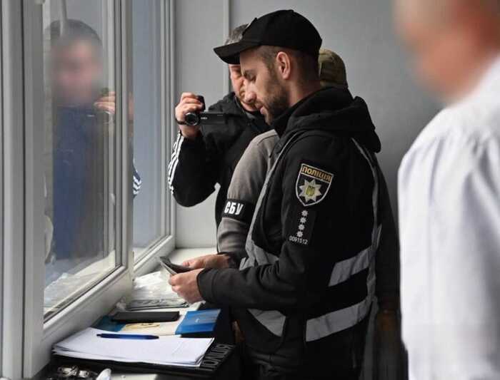 Інвалідність за 11 500 доларів: у Запоріжжі викрили схему для охочих виїхати за кордон