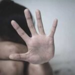 Жителя Київщини підозрюють у зберіганні дитячої порнографії та наркотиків: поліція провела обшук